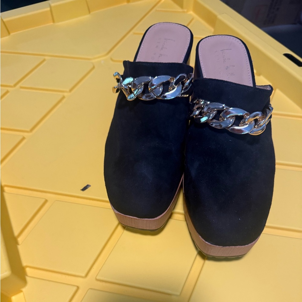 Nicole Miller New York Wedges